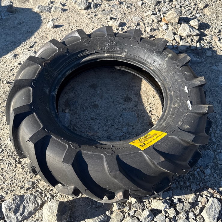 #2806 • (1) Carlisle Super Lug 6-12 Tire Inv# 2806