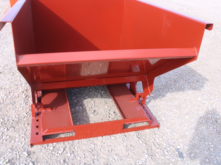 #2008-•-2-yard-self-dumping-hopper-image-4