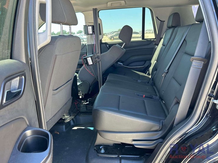 2018-chevrolet-tahoe-image-21