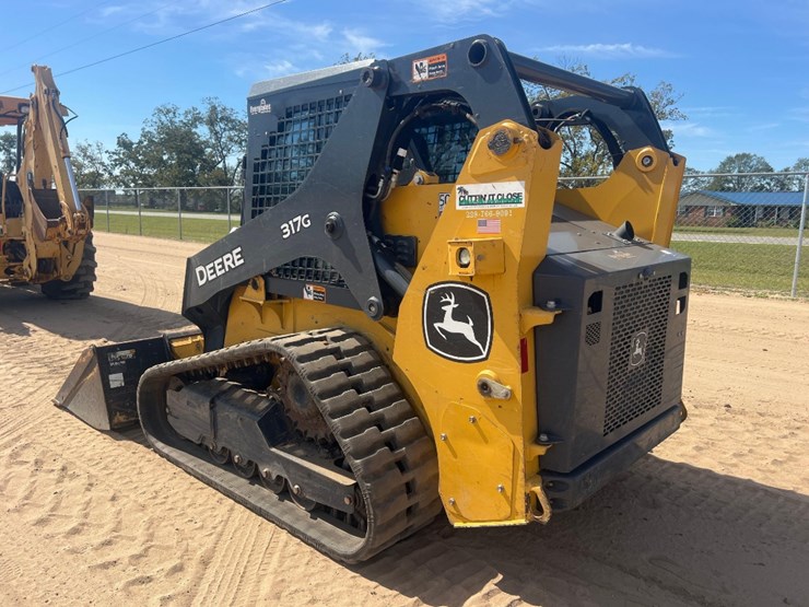 2020-deere-317g-image-2