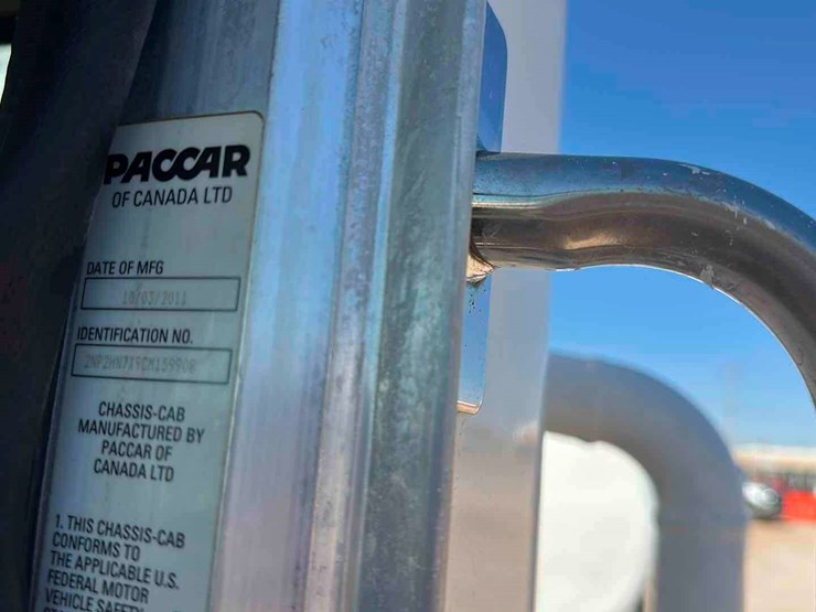 2012-peterbilt-337-image-10