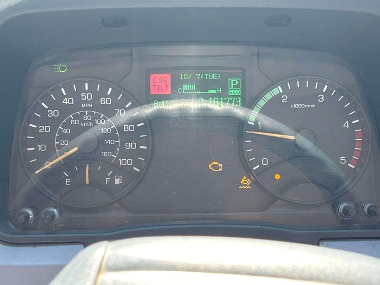 2016-mitsubishi-fuso-fec52s-image-20