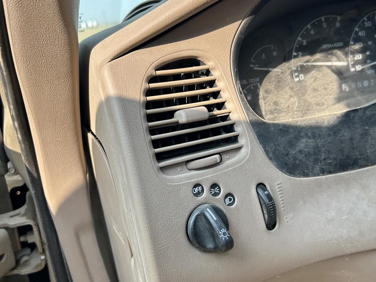 2001-ford-explorer-xlt-image-19