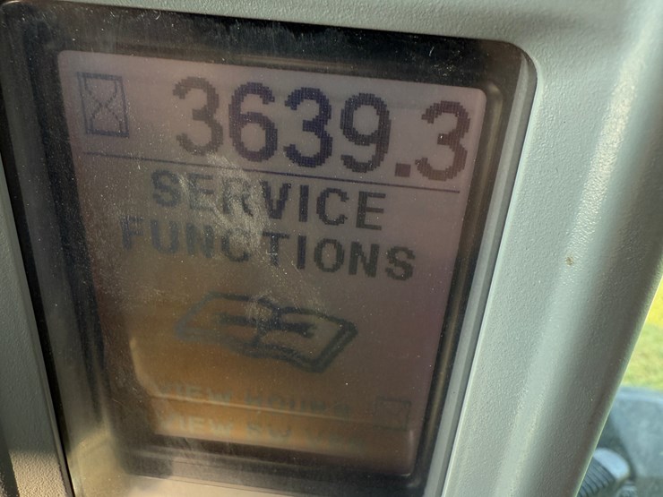 2014-case-ih-magnum-260-image-11