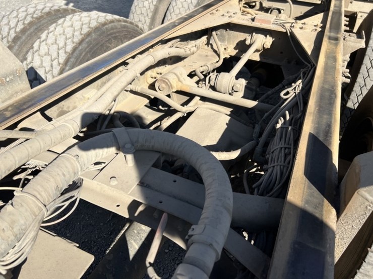 2009-international-7600-image-30