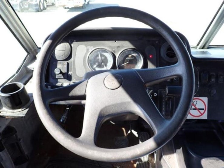 2008-freightliner-mt55-image-14