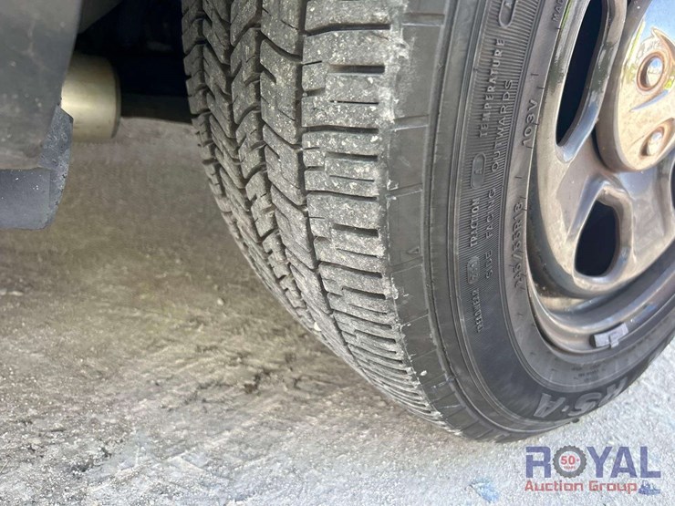 2017-ford-explorer-image-25