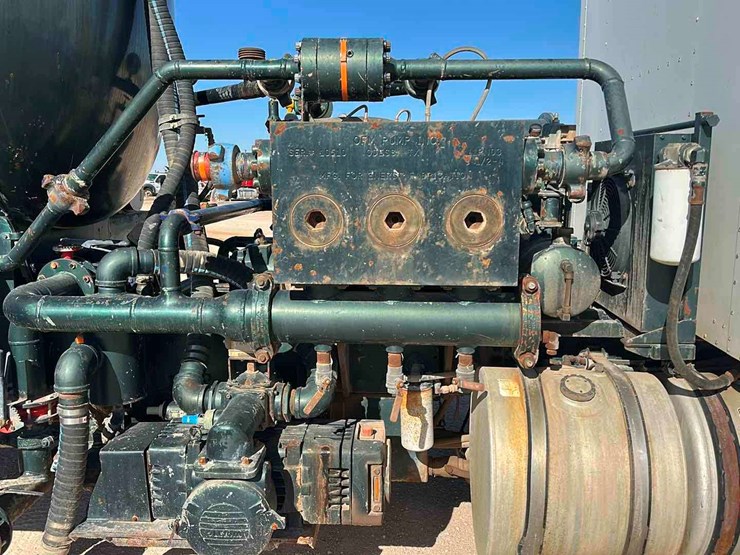 kenworth-t800b-image-4