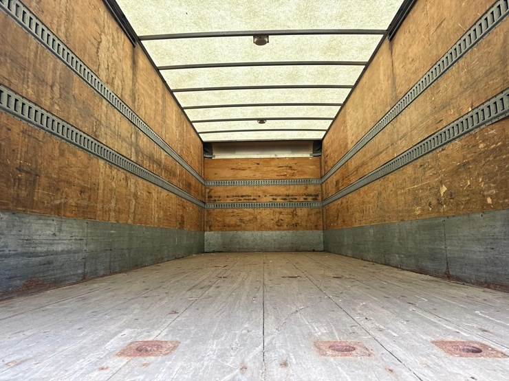 2016-hino-258-image-6