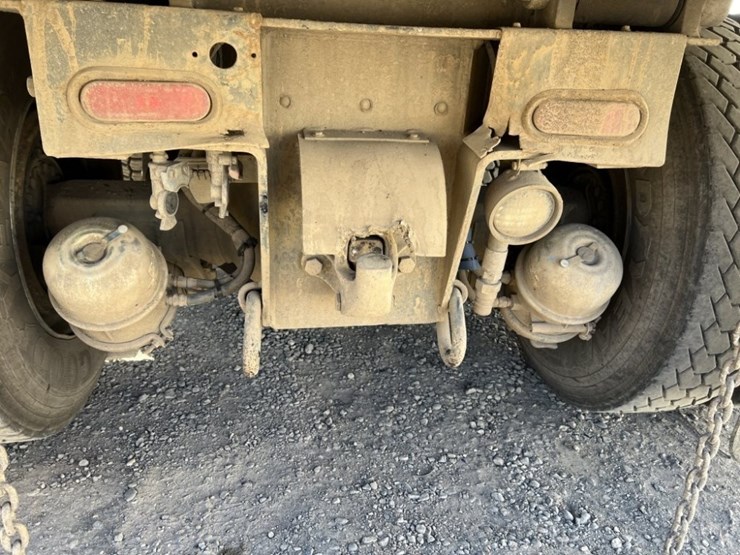 2009-international-7600-image-22