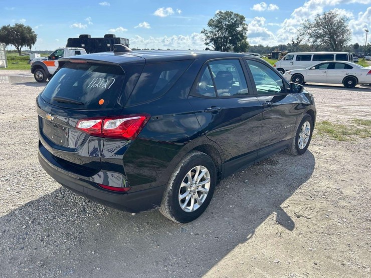 2021-chevrolet-equinox-ls-image-3