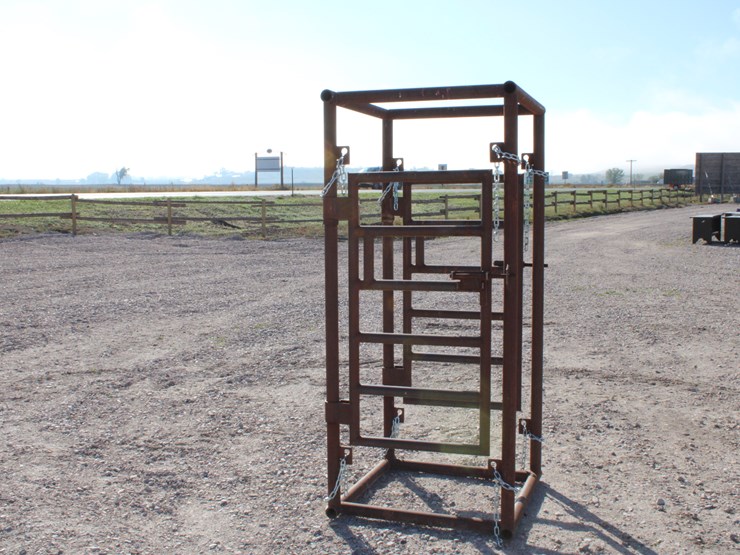 #2087-•-#2087-alley-access-palpation-cage-image-2