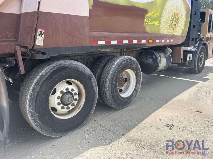 2012-crane-carrier-low-entry-t/a-rear-loader-garbage-truck-image-14