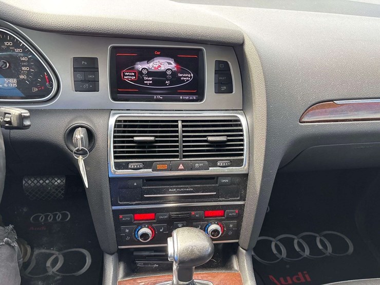 2012-audi-q7-premium-plus-awd-suv-image-15