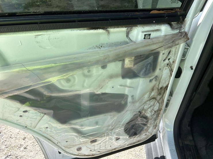 2014-chevrolet-tahoe-image-21