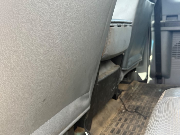 2015-ford-f650-image-32