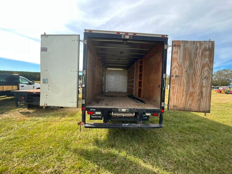 2014-ford-e350-image-12