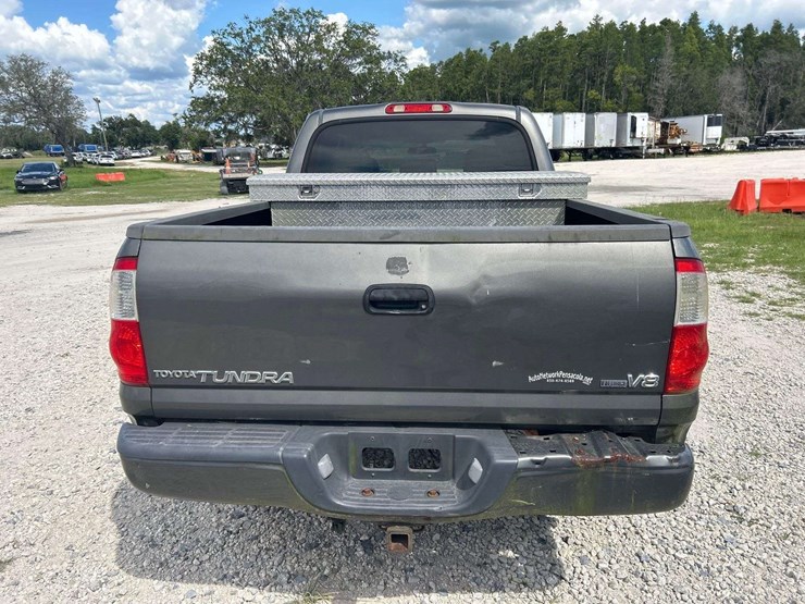 2005-toyota-tundra-image-22