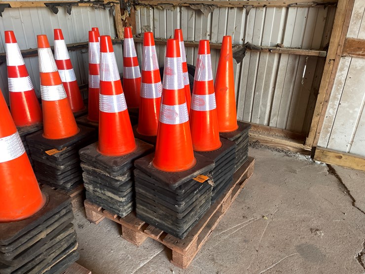#1050-•-(60)-reflective-traffic-cones-image-1