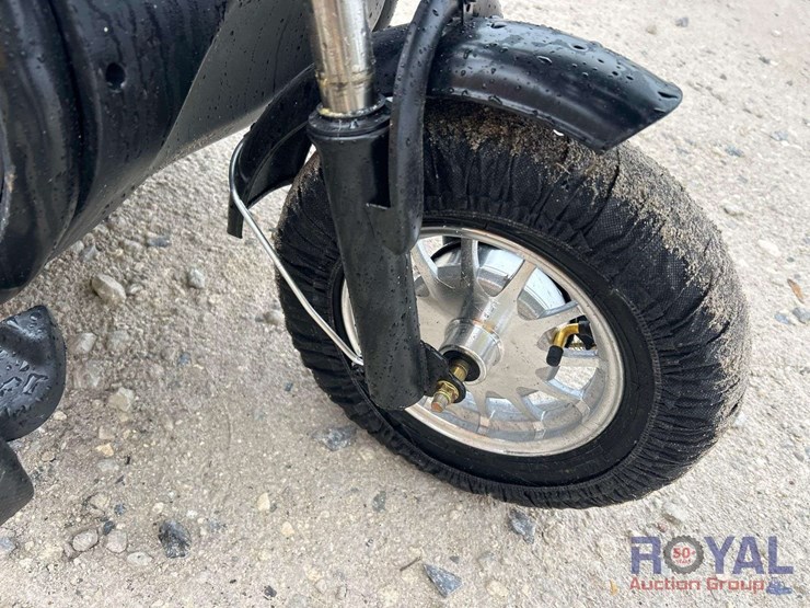 2025-spirit-electric-scooter-image-9