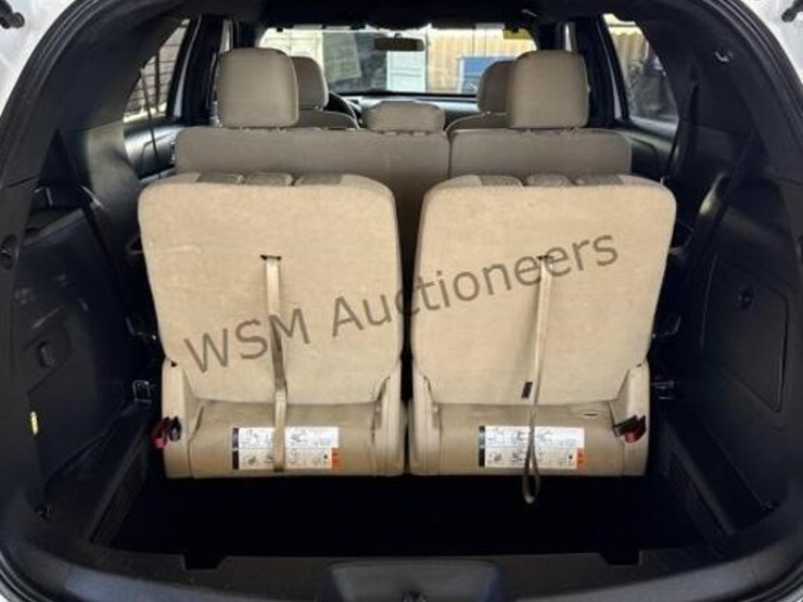 2017-ford-explorer-image-9