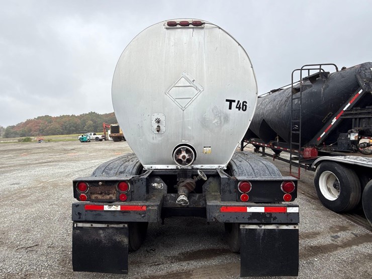 1989-fruehauf-tanker-image-4