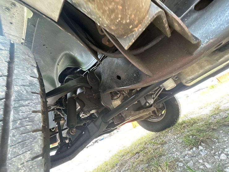 2003-chevrolet-silverado-3500-image-17