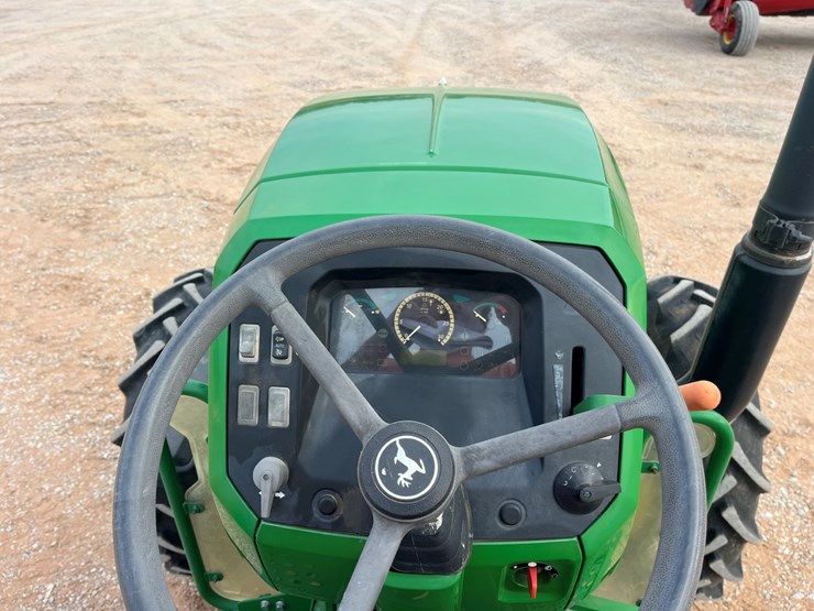 2015-john-deere-5055e-image-13