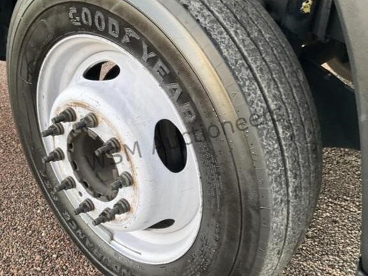 2013-ford-f550-image-9