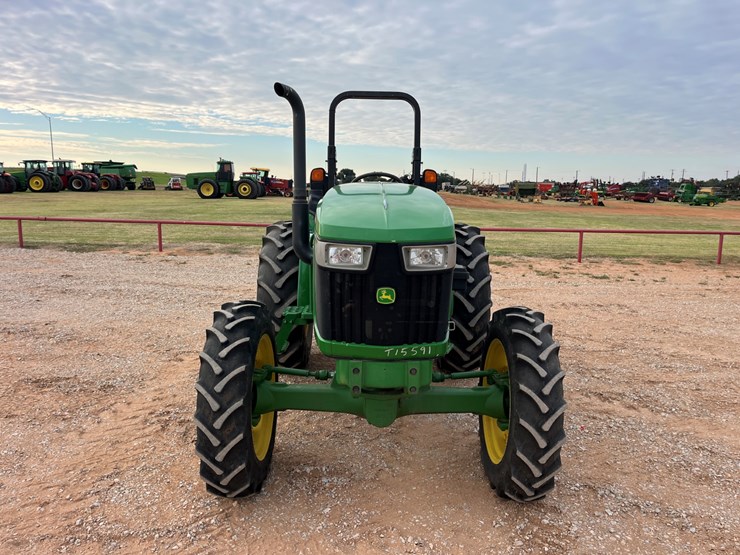 2015-john-deere-5055e-image-2