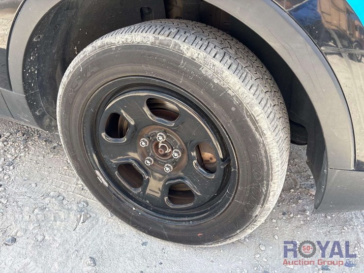 2017-ford-explorer-image-25