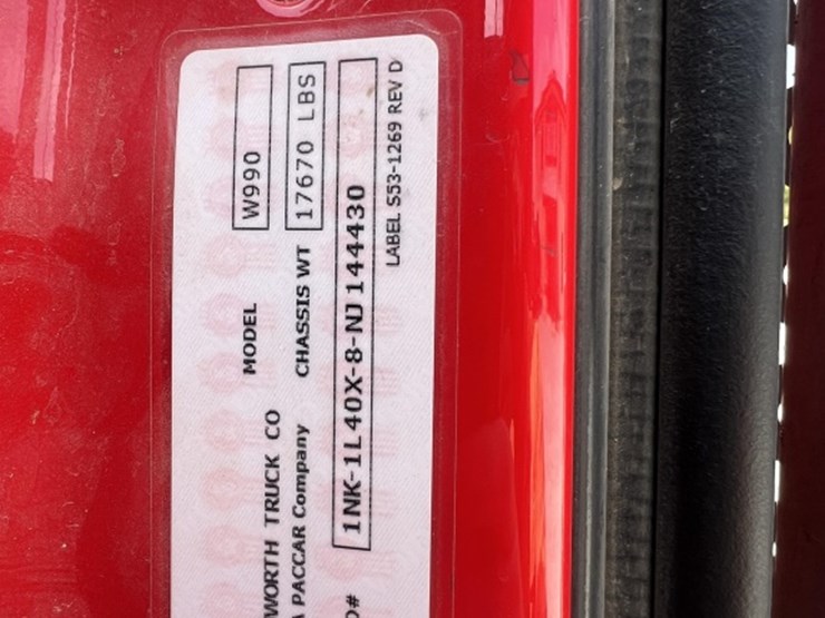 2022-kenworth-w990-image-12