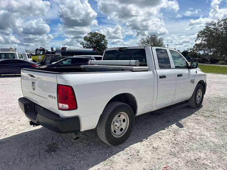 2019-ram-1500-classic-image-3