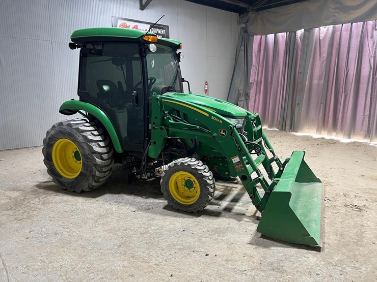 2020-john-deere-3046r-image-7
