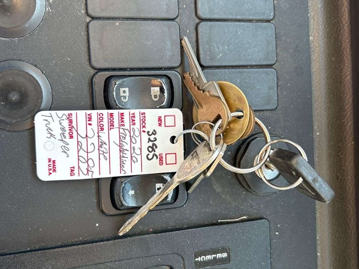 2020-freightliner-m2-106-elgin-whirlwind-series-mv-street-sweeper-truck-image-46