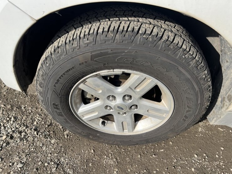 2010-ford-escape-hybrid-image-13