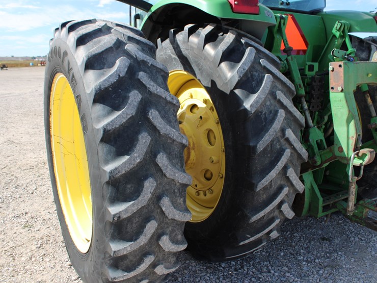 john-deere-8320-image-24