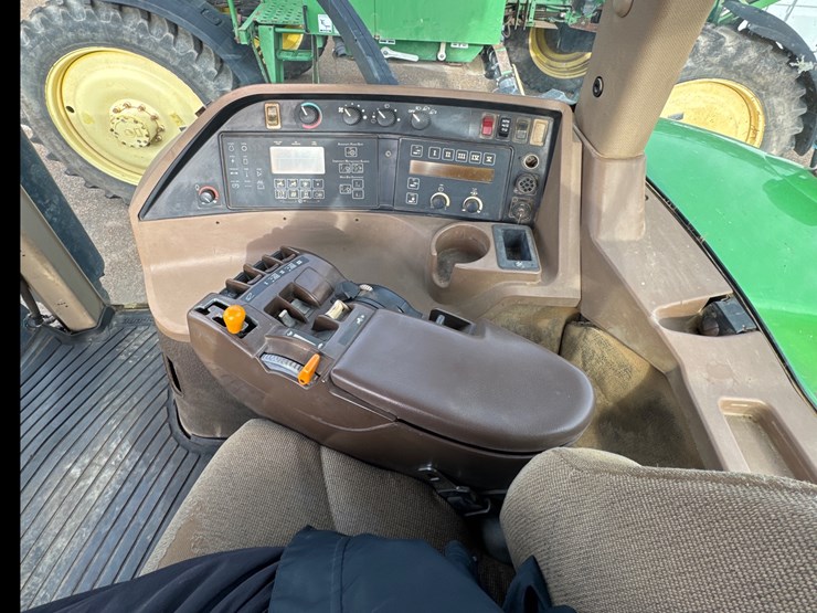 john-deere-8420-image-23