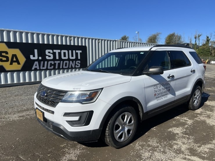 2016-ford-explorer-image-1