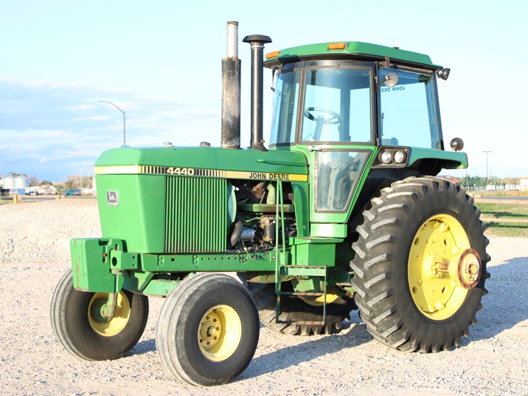john-deere-4440-image-2