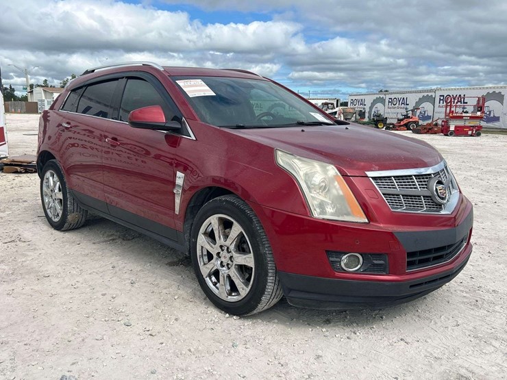 2012-cadillac-srx-image-2