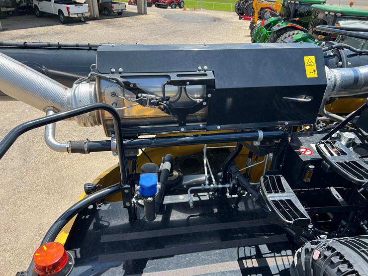 2023-new-holland-cr10.90-image-90