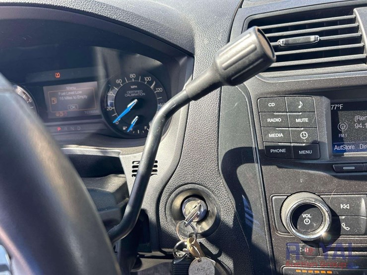 2017-ford-explorer-image-15