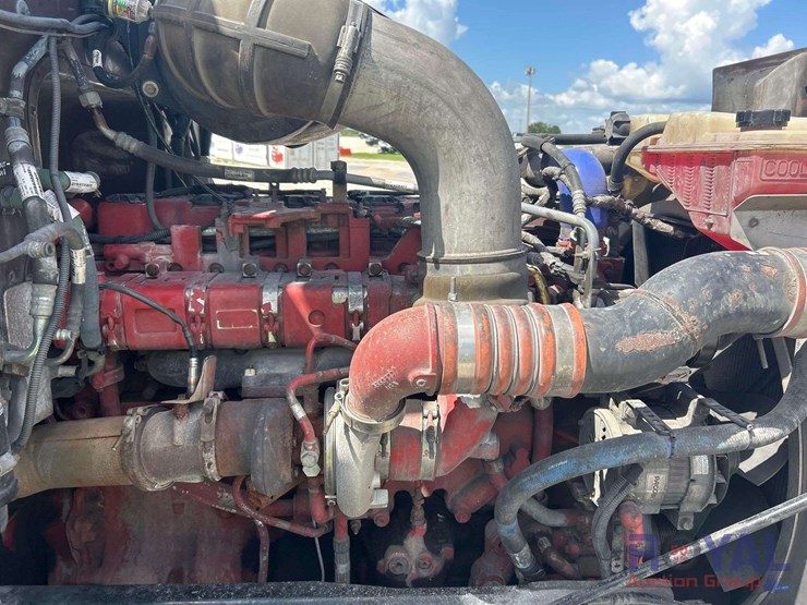 2014-peterbilt-384-image-6