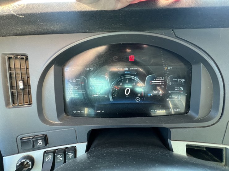 2022-kenworth-w990-image-19