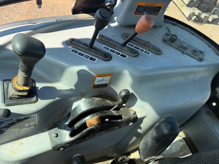 mahindra-8560-image-37