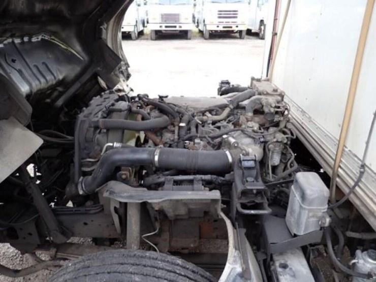 2018-isuzu-nrr-image-19