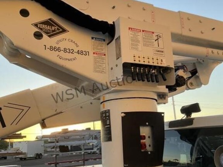 2013-ford-f550-image-11