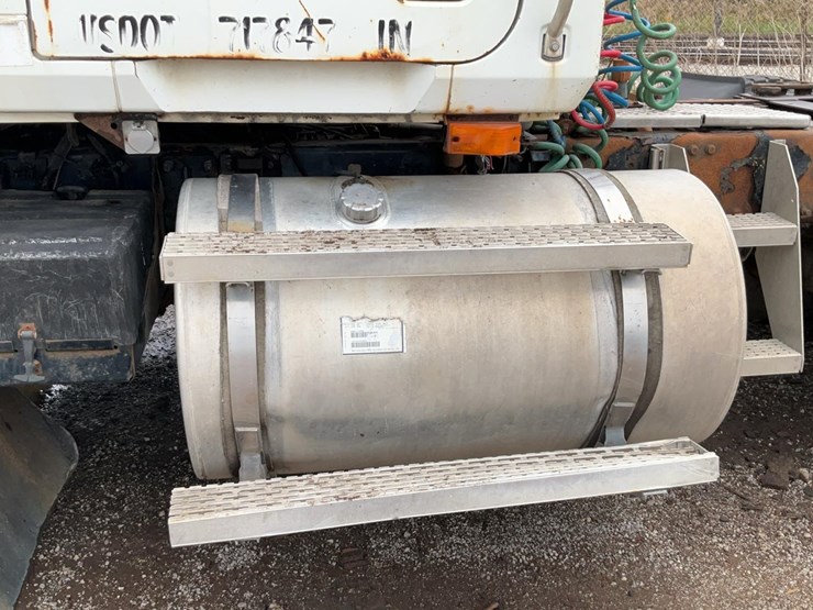 2004-mack-chn613-image-45