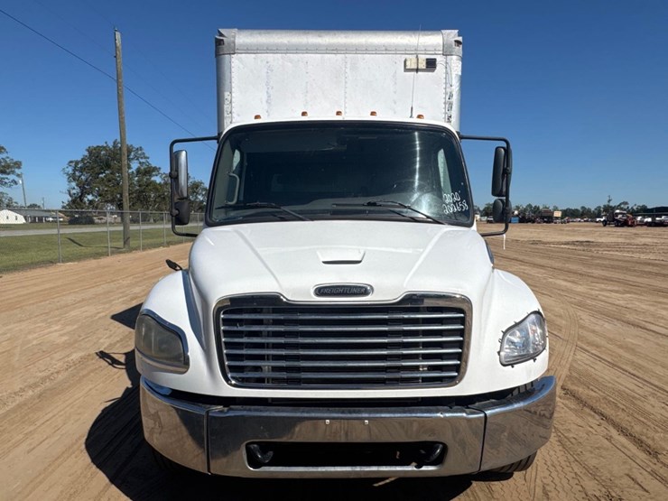 2020-freightliner-m2-26'-box-truck-image-7